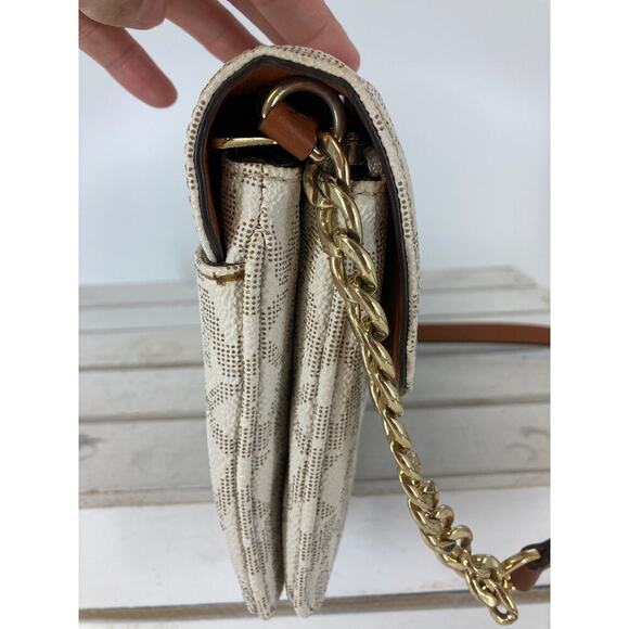 MICHAEL KORS, SMALL IVORY SIGNAURE LEATHER CROSSBODY BAG - Picture 8 of 14